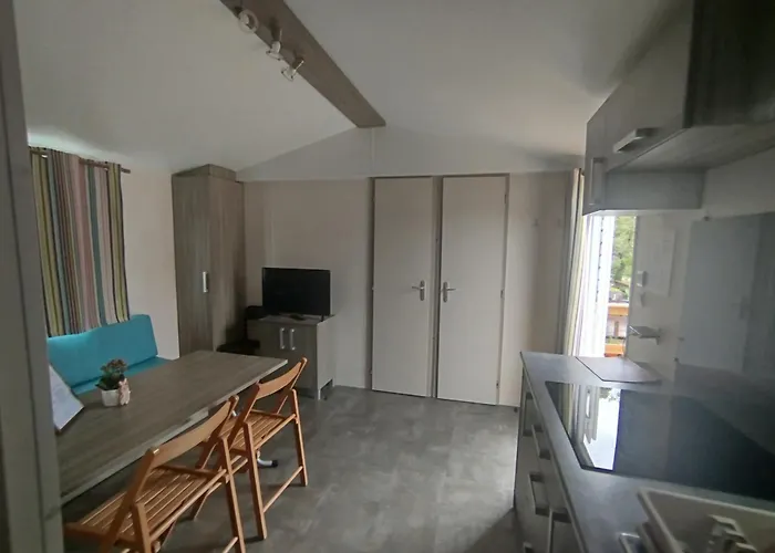 Casinhas Do Alentejano - Lands House Parque de Campismo *